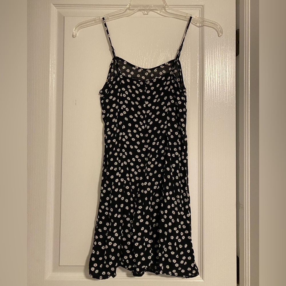 Black and white flower print dress